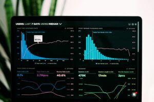 Tableau de bord d'analytics sur écran laptop