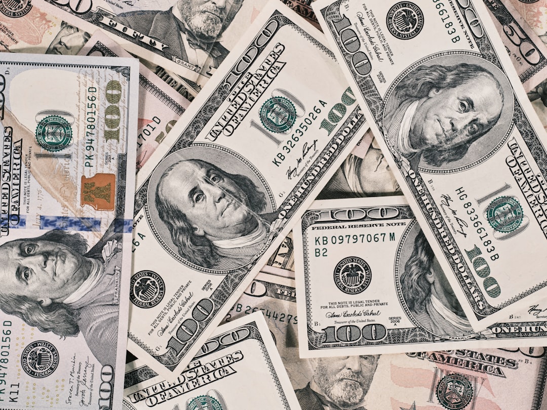 Dépôt espèces Banque Populaire : quel délai pour votre versement ?