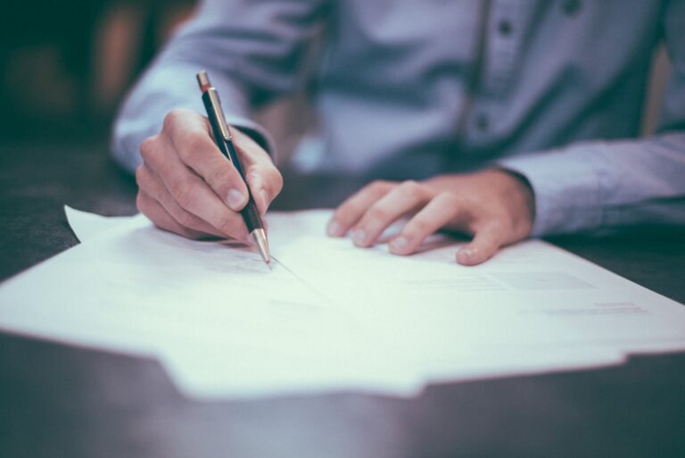 Peut-on rester inscrit à France Travail en CDI ?